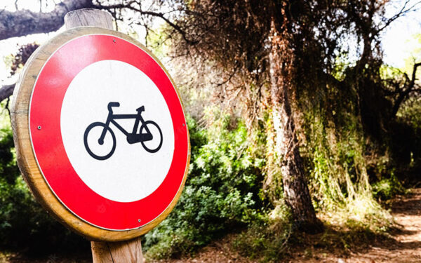 Panneau passage interdit aux vélos 